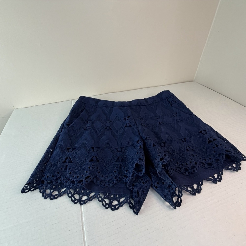 Gianni Bini Women's Medium Dark Blue Crochet Lace Shorts Side Zip‎ Romantic